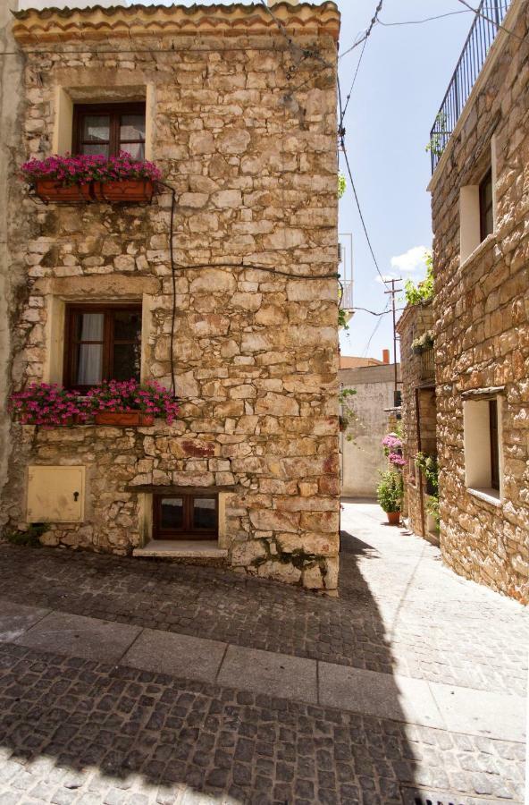 Antiche Case In Pietra Baunei Exterior photo